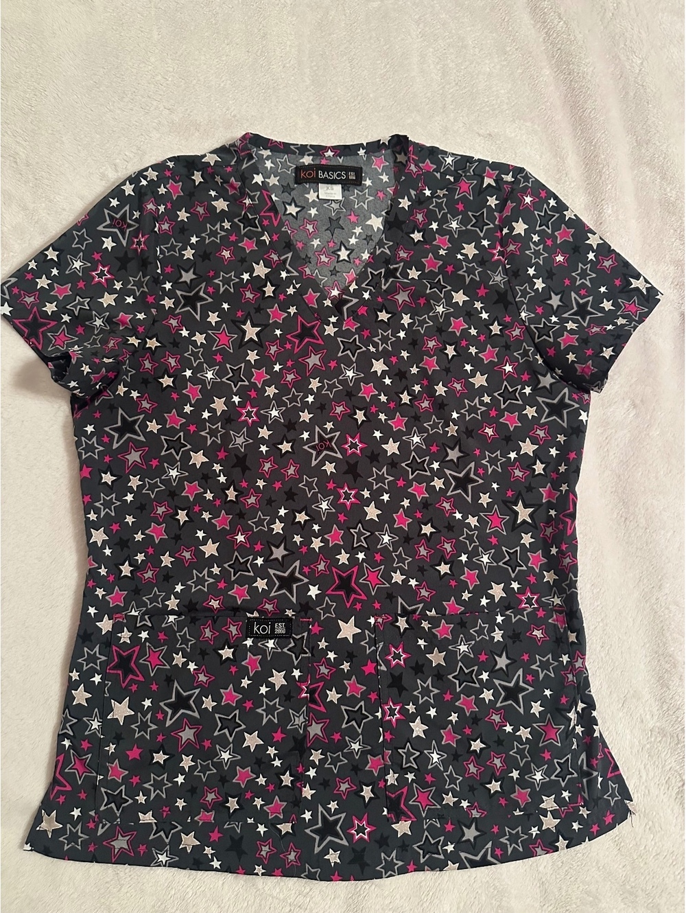 KOI Basics Leslie Star Print Scrub Top - Gray & Pink - Women’s Size XS